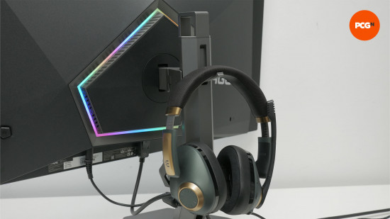 aoc agon pro ag276qzd review 04 rear rgb and headphone hanger