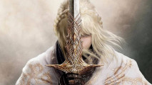 Elden Ring patch notes 1.13: A close-up shot of Leda holding her intricate sword vertically over her face.