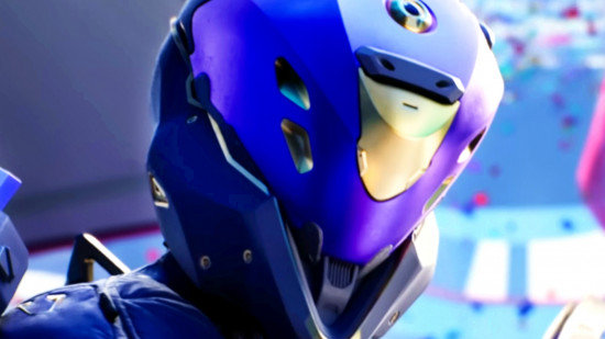 Splitgate 2 - A combatant in a purple and gold helmet.